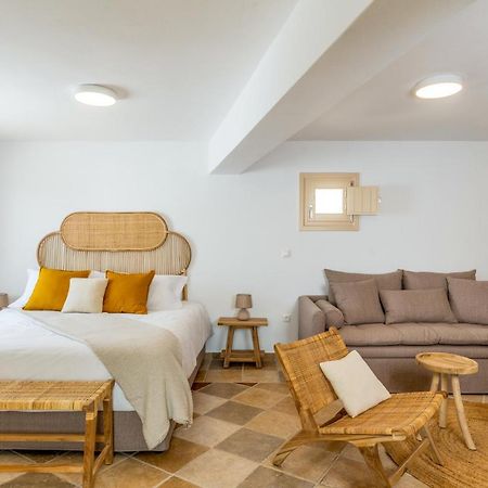 Vacay Suites ฟิรอสเตฟานี ภายนอก รูปภาพ