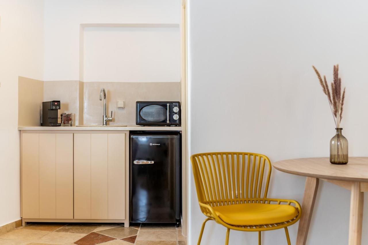Vacay Suites ฟิรอสเตฟานี ภายนอก รูปภาพ