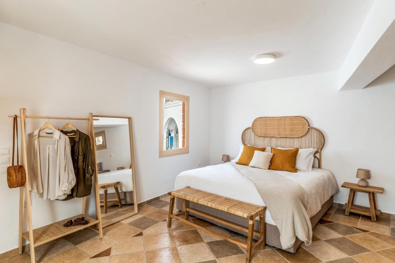 Vacay Suites ฟิรอสเตฟานี ภายนอก รูปภาพ